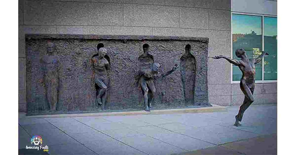 Cool Sculptures In Hindi 